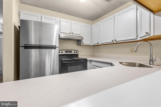 Foto del edificio - 4901A Dunbarton Rd