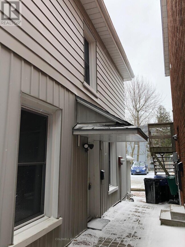 Photo du bâtiment - 59 B Wellington St E