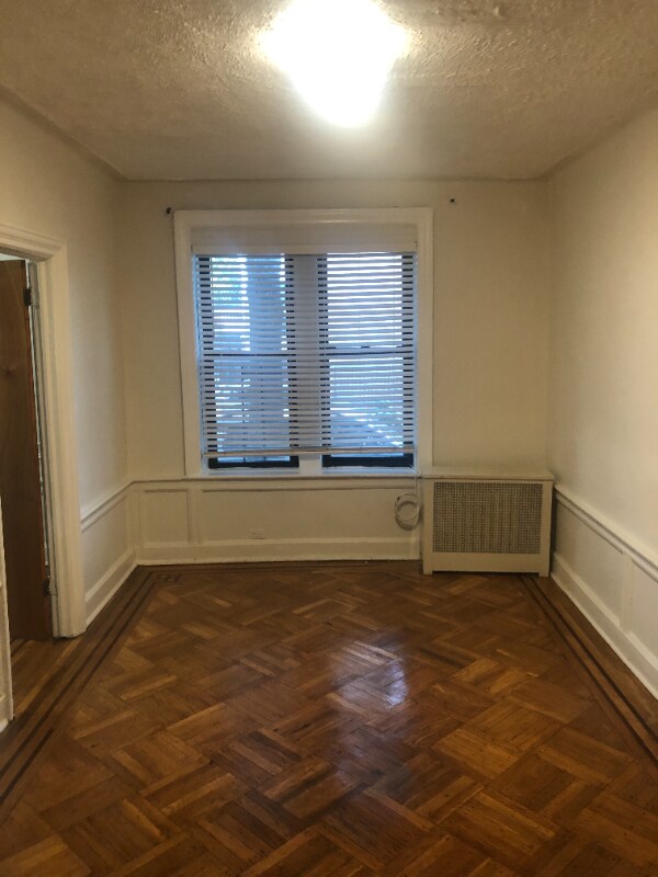 Foto principal - 322 E 54th St