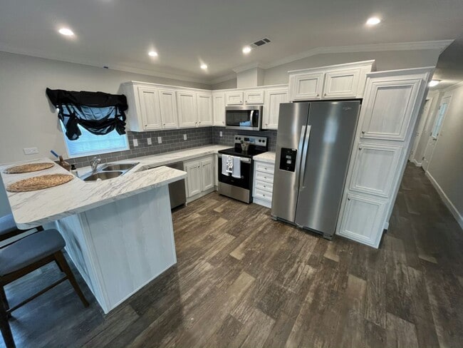 Building Photo - 311 Lighthouse Way