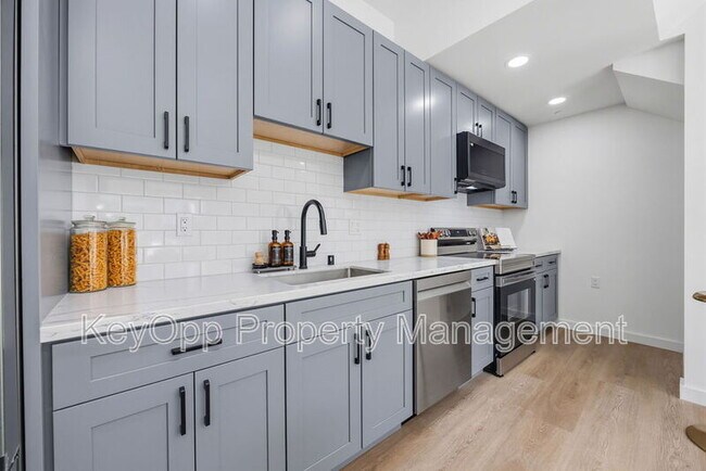 Foto del edificio - 2730 23rd St