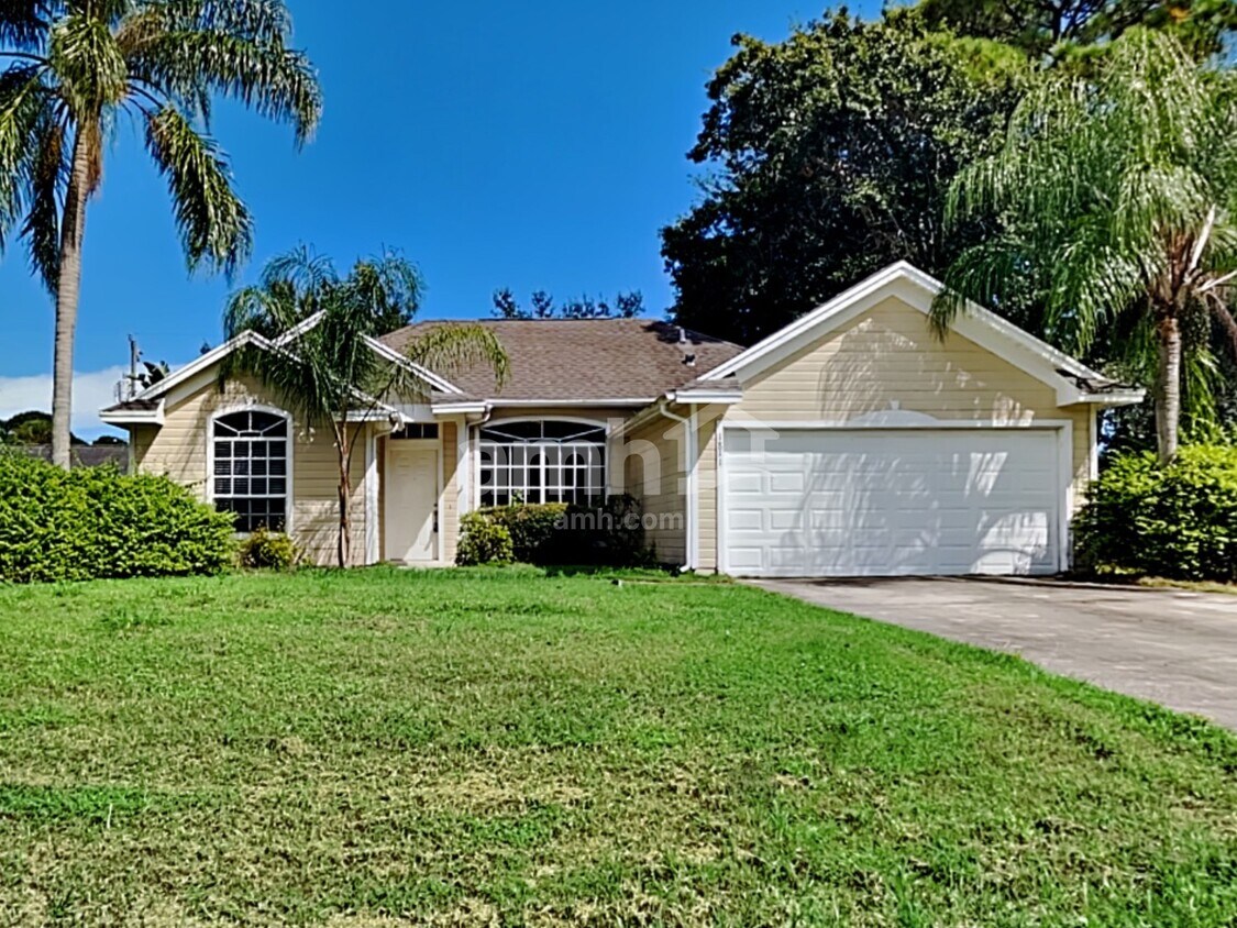 Primary Photo - 1811 SE Carvalho St