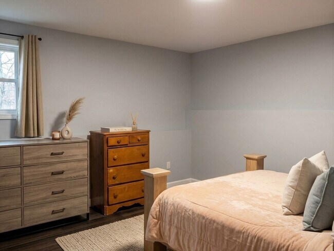 Foto del edificio - 302 Boston Post Rd E