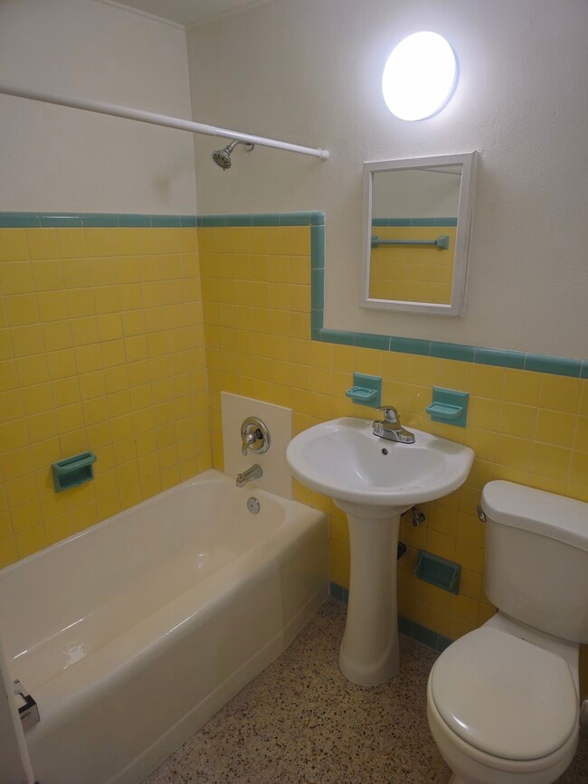 Building Photo - 124 Abaco Dr