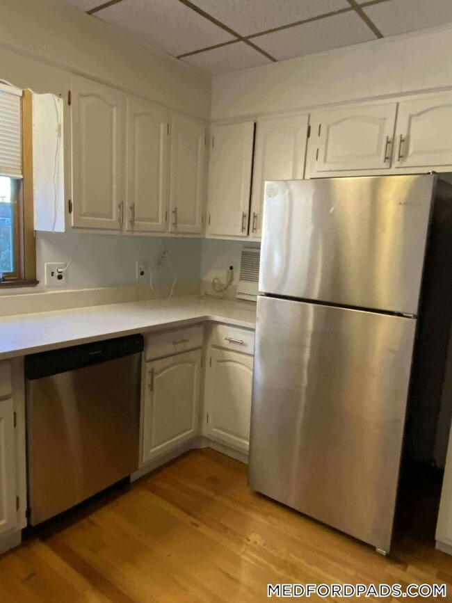 Building Photo - 60 Pinkert St