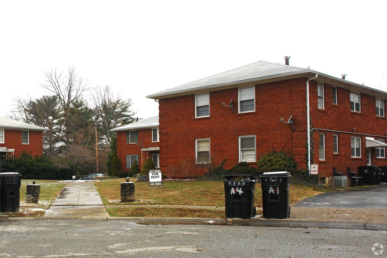 Building Photo - 2303 Terrier Ct