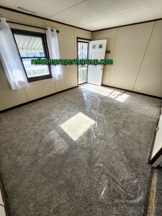 Building Photo - New Listing - Fort Wayne