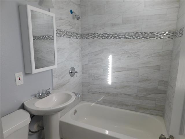 Foto del edificio - 202.5 E 6th St