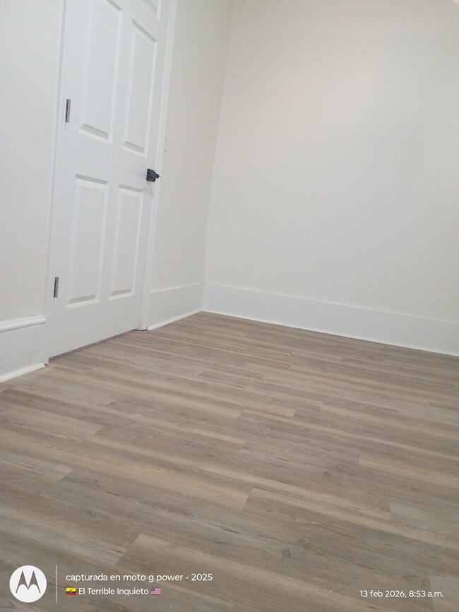 Foto del edificio - 809 Lamont St