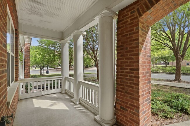 Foto del edificio - 614 E 9th St