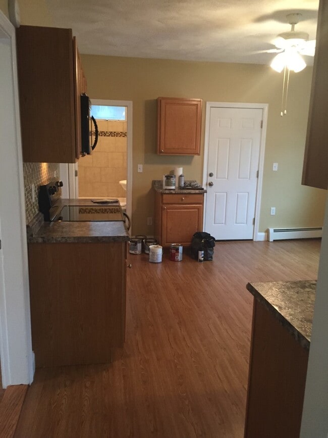 Building Photo - 42 Pond St