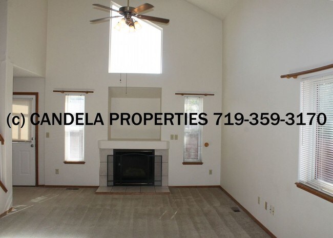 Building Photo - LARGE 4 BEDROOM HOME IN FOUNTAIN