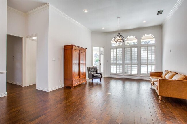 Foto del edificio - 704 Shadow Glen Dr