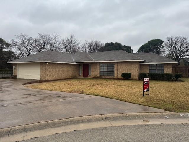 Building Photo - 318 Shade tree St