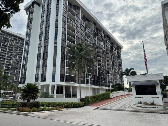 Building Photo - 1915 Brickell Ave