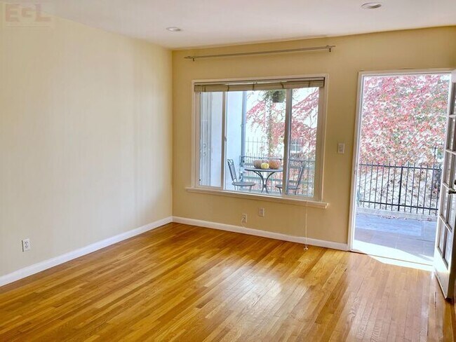 Foto del edificio - 1287 S Cochran Ave
