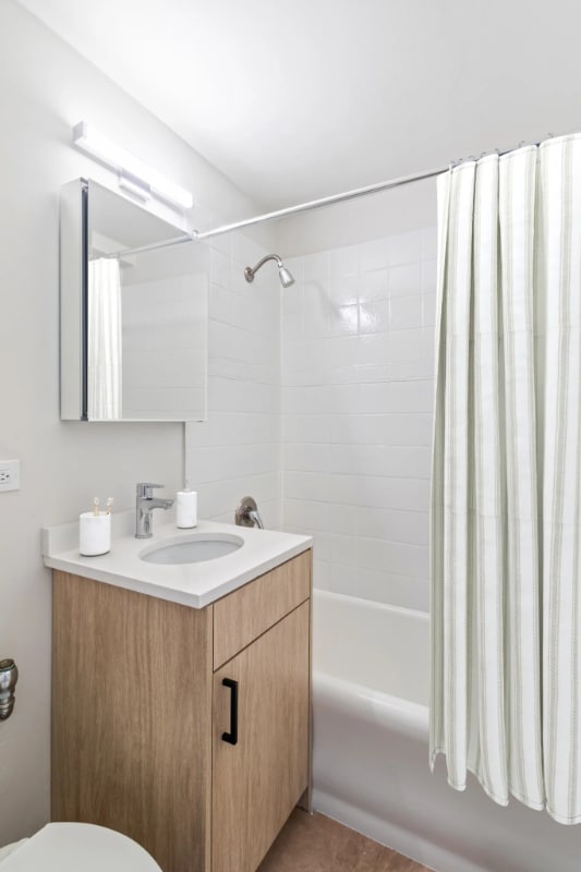 Foto del edificio - 1204 N LaSalle St