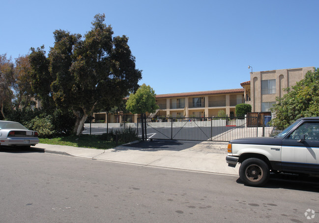 Building Photo - Sunny View Apartments