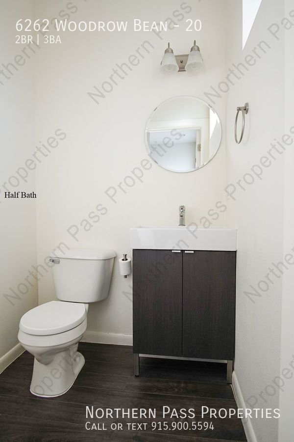 Building Photo - Modern 2 BDR Townhome Near Transmountain!