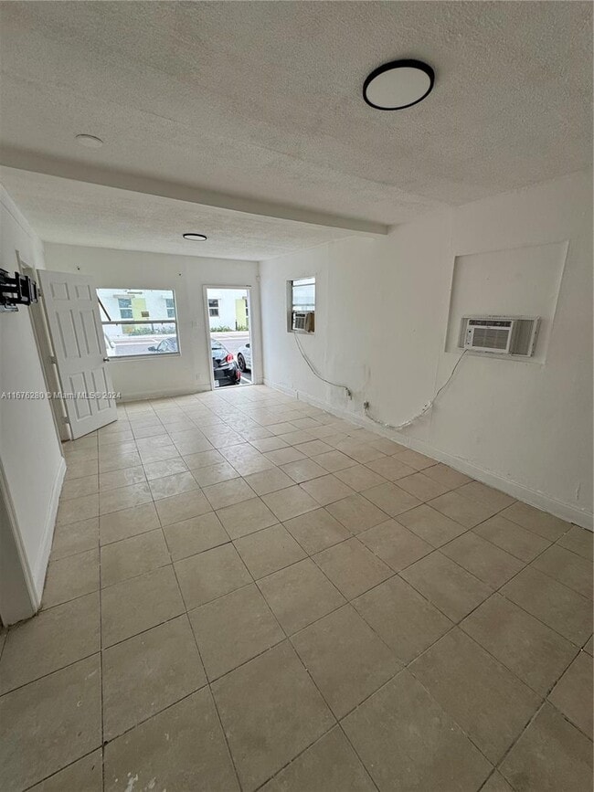 Foto del edificio - 517 NW 1st Ave