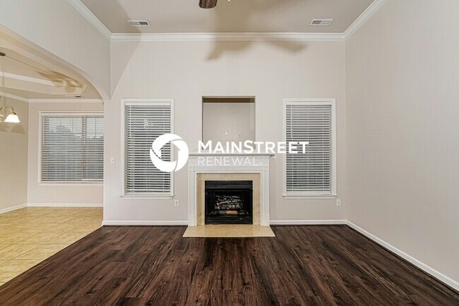 Foto del edificio - 4 Bedroom Pet-Friendly Home in CALERA, AL ...