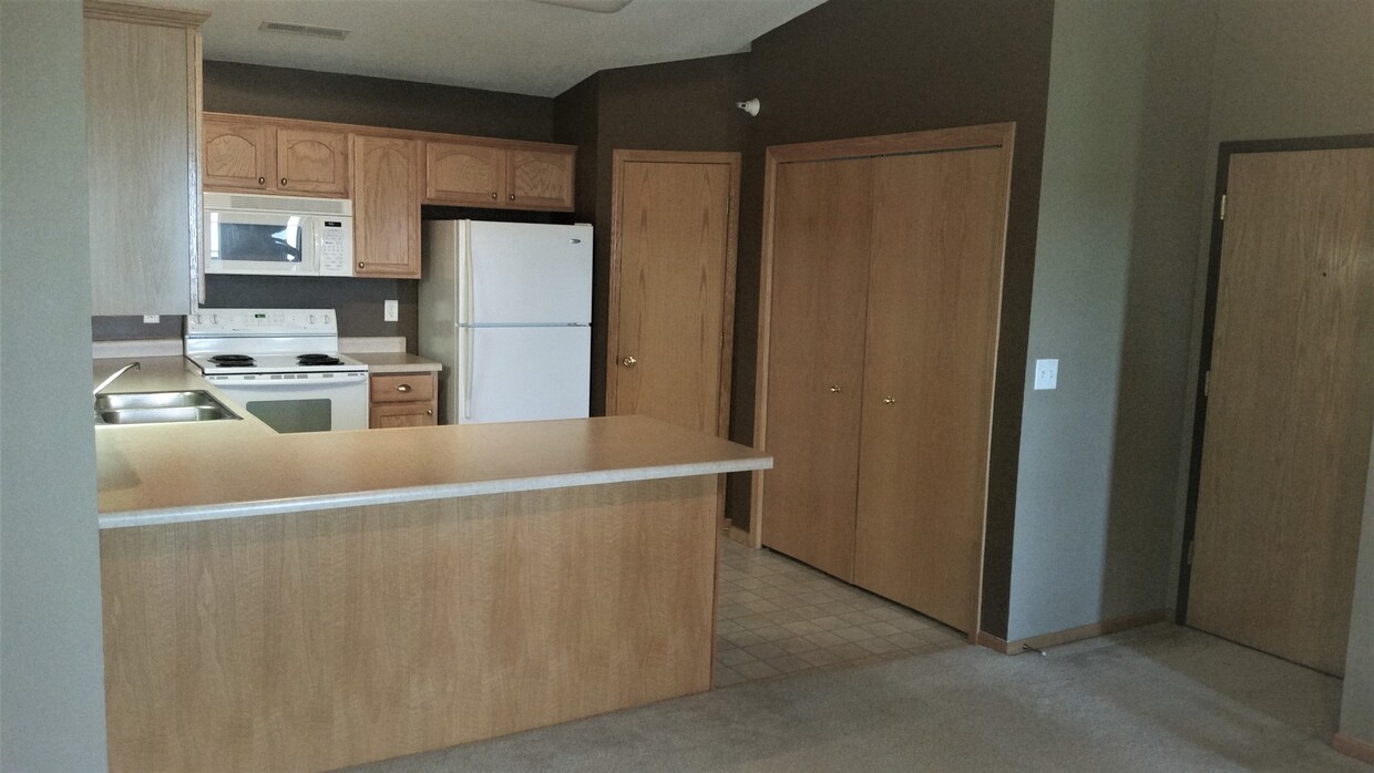 Building Photo - 525 Penn Ct