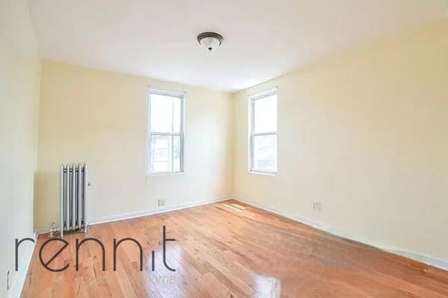 Building Photo - 425 E 35th St