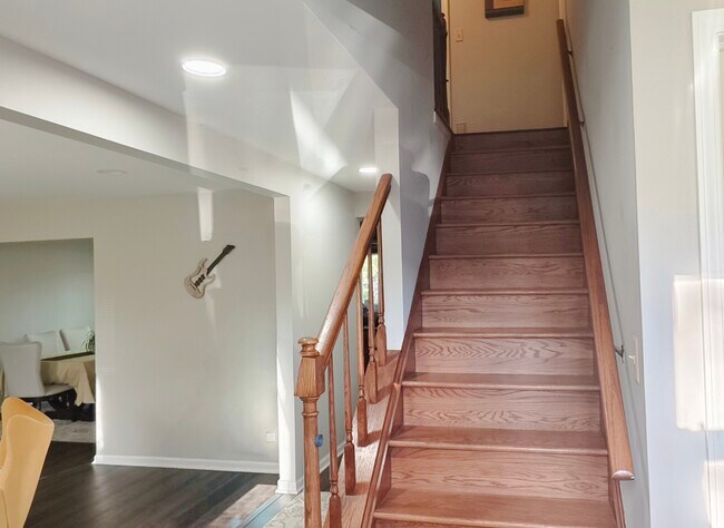 Building Photo - 2610 Pebblebrook Ln