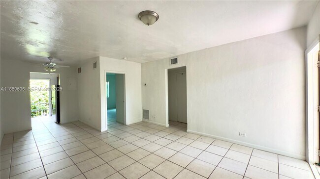 Foto del edificio - 145 N Shore Dr