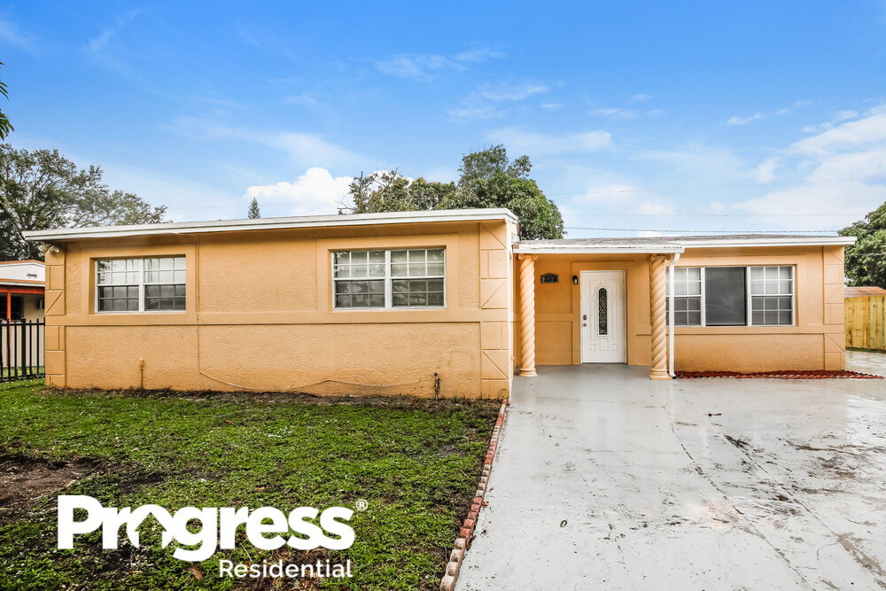 Primary Photo - 2420 NW 183rd St