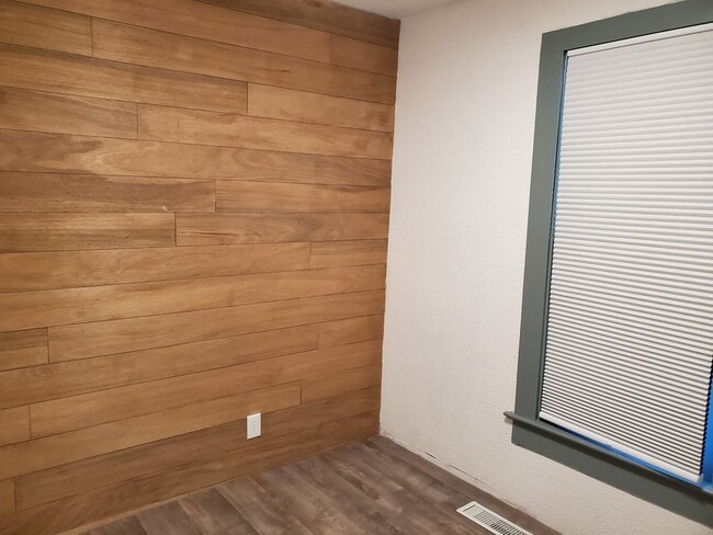 Foto del edificio - 1528 Monroe Ave