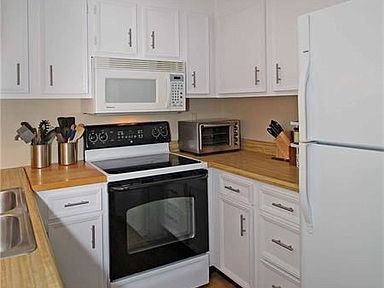 Building Photo - 3143 Laurel Ridge Cir