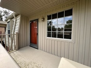 Building Photo - 3830 Country Club Rd