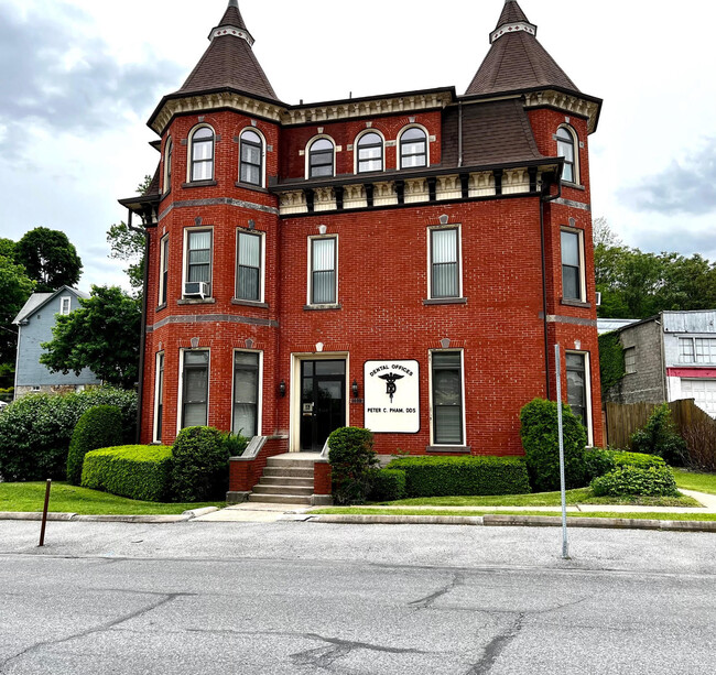 Building Photo - 1409 13th St