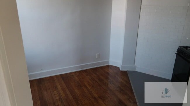 Foto del edificio - 5037 W Montrose Ave