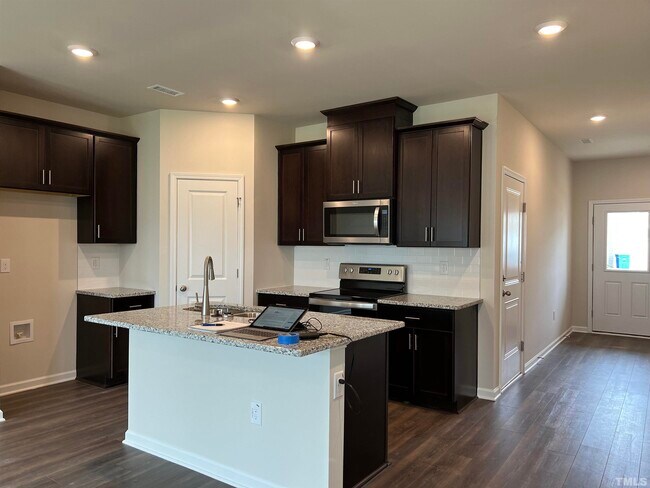 Foto del edificio - 931 Clearhaven Ln