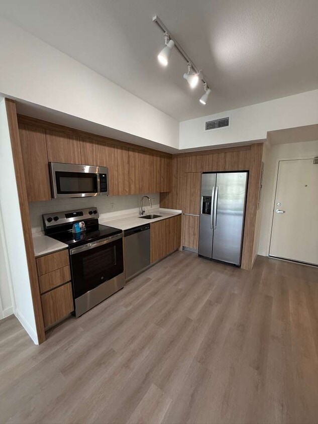 Foto principal - 478 NW 153rd St