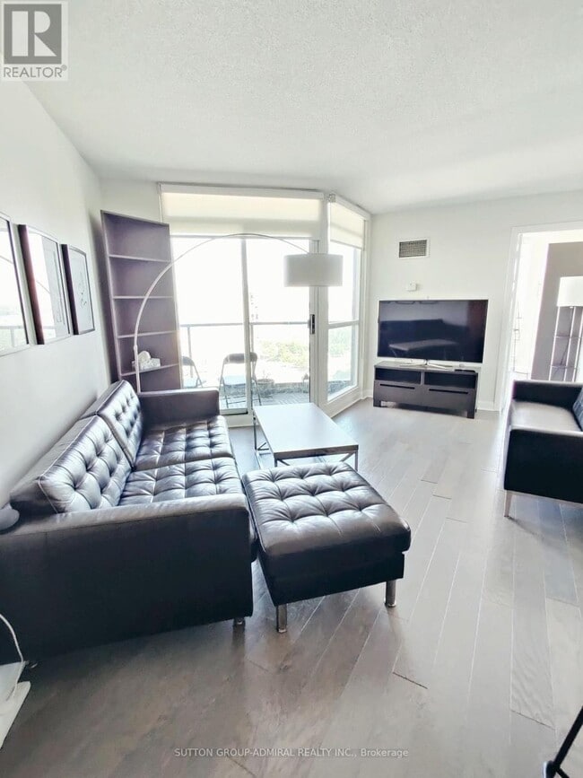 Building Photo - 600 Fleet St