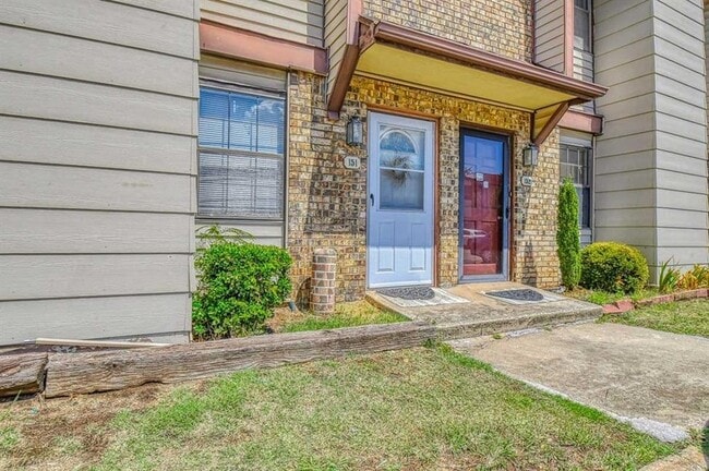 Building Photo - 401 12th Ave SE