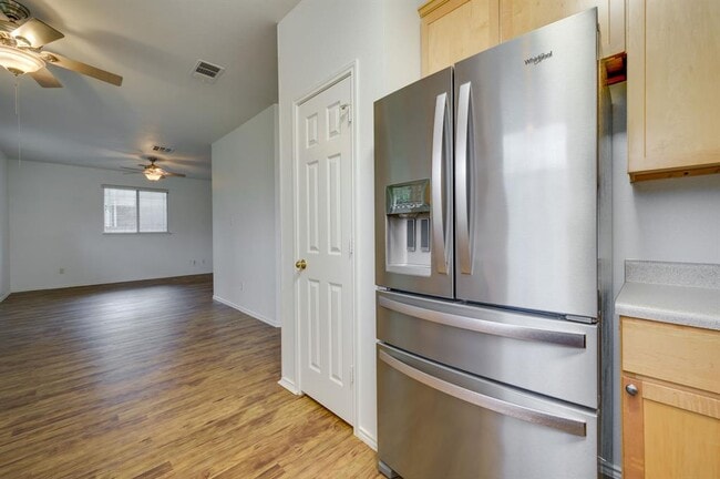 Building Photo - 1112 Sundrop Pl