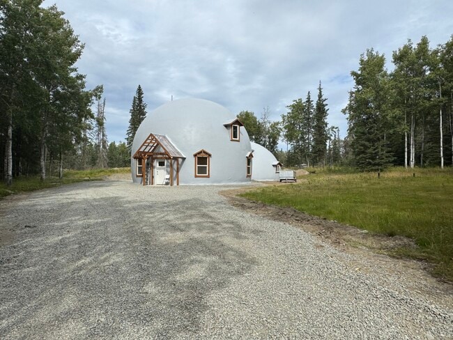 Building Photo - 47870 Michelle Ave