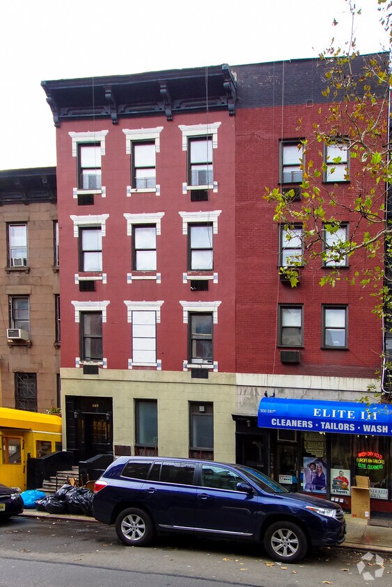 Foto del edificio - 304 E 81st St