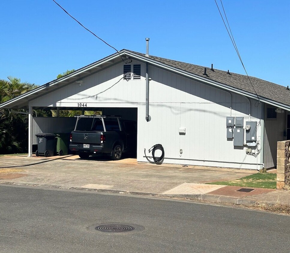 Foto principal - Hidden Gem in Kaimuki – 3 Bed, 2 Bath Home