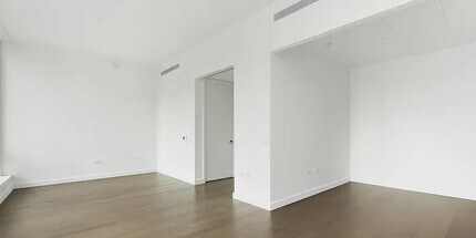 Building Photo - 111 Murray St