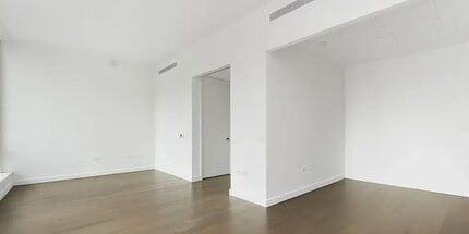 Building Photo - 111 Murray St