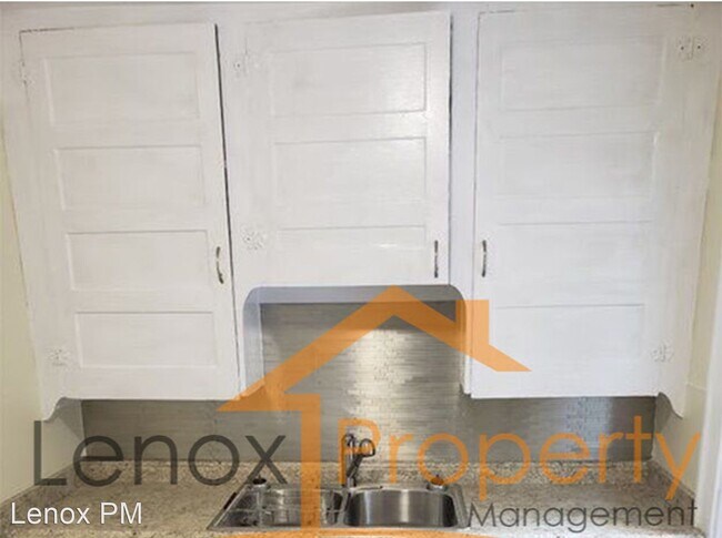 Foto del edificio - 2 br, 1 bath House - 155 W George Ave