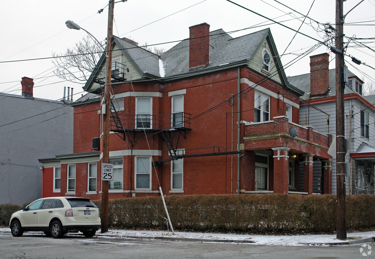 Primary Photo - 2412 Fairview Ave