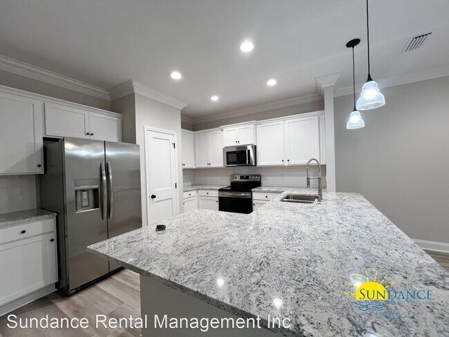 Building Photo - 3 br, 2 bath House - 61 E 9th Avenue