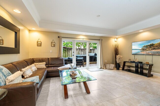 Building Photo - 1721 SW 23rd St