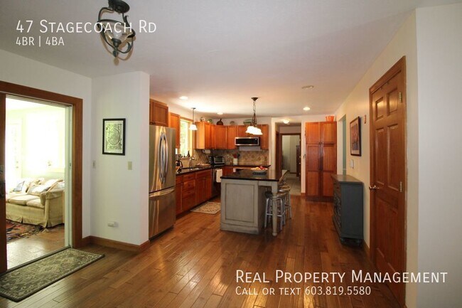 Foto del edificio - Beautiful 4 Bedroom FURNISHED Durham Home-...